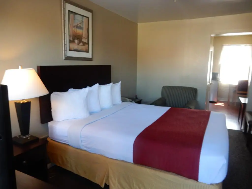 Citilodge Suites & Motel 5